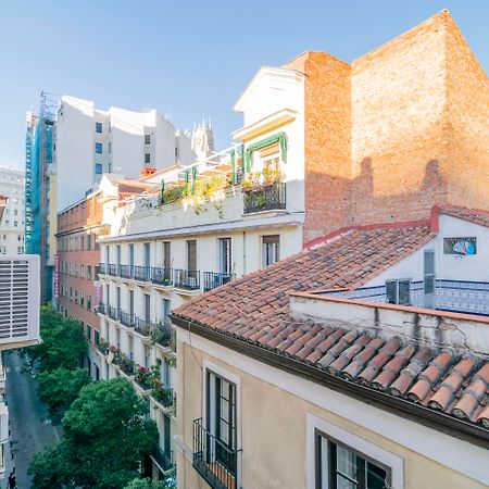 Far Home Gran Via Madrid Bagian luar foto