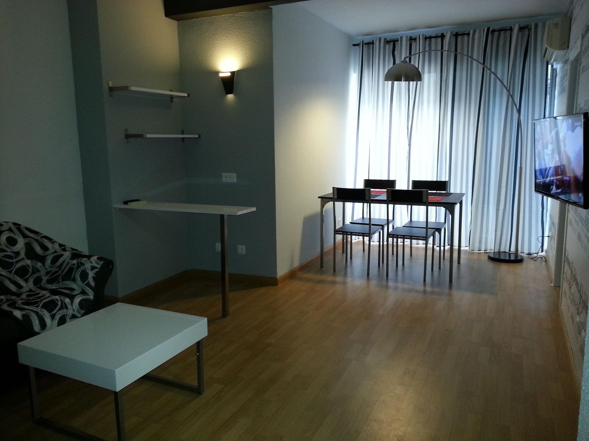 Far Home Gran Via Madrid Bagian luar foto