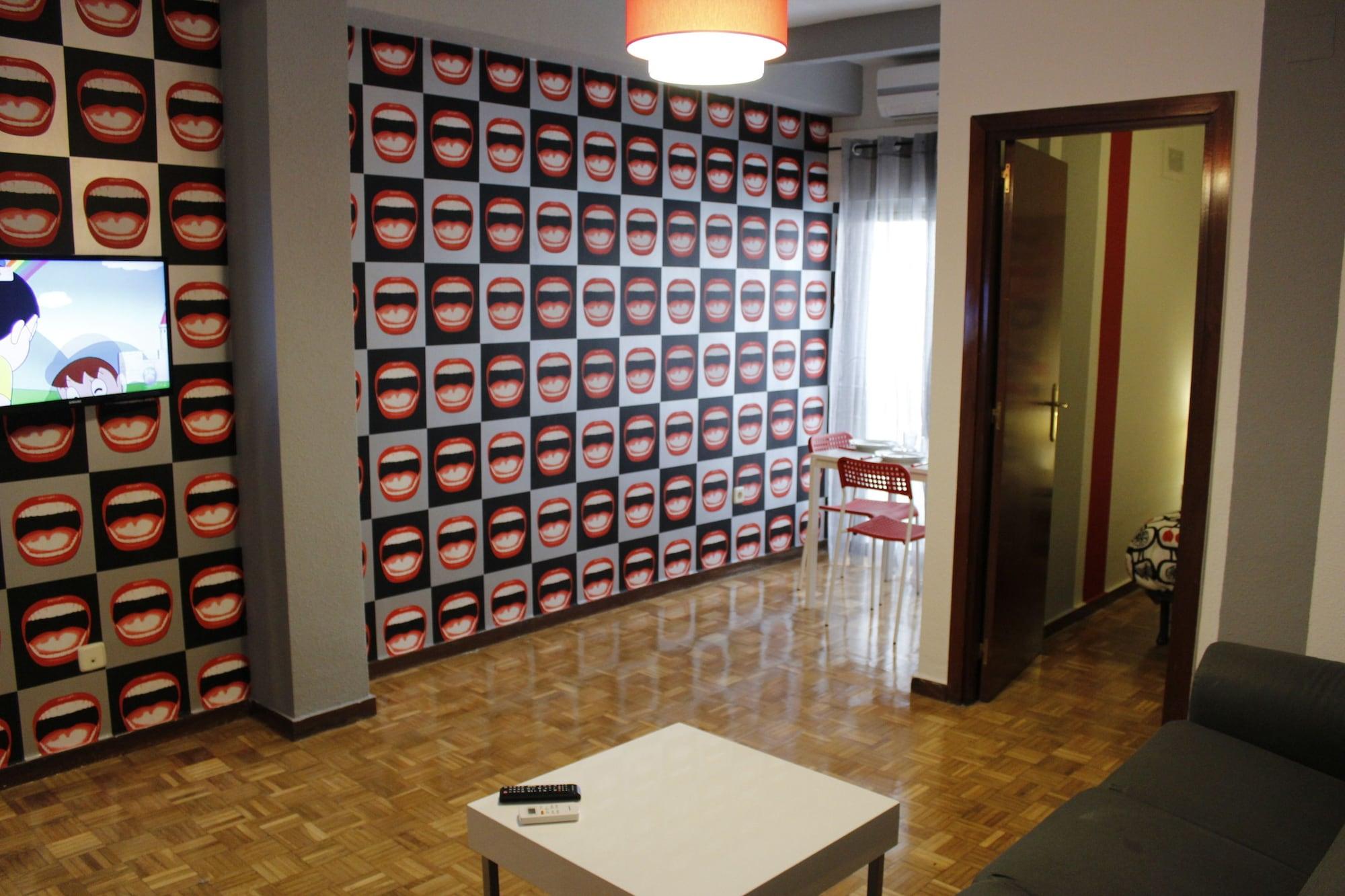 Far Home Gran Via Madrid Bagian luar foto