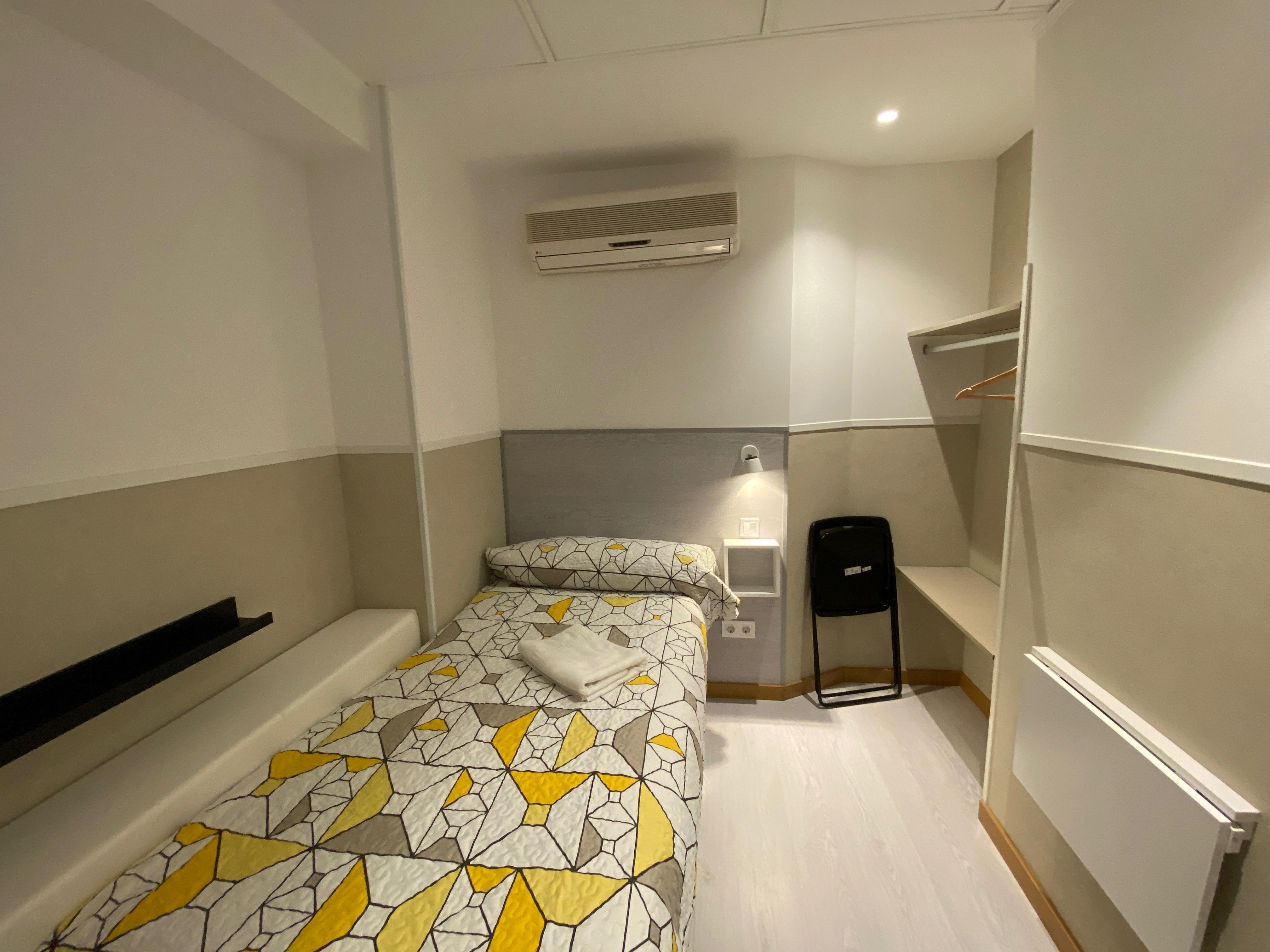 Far Home Gran Via Madrid Bagian luar foto
