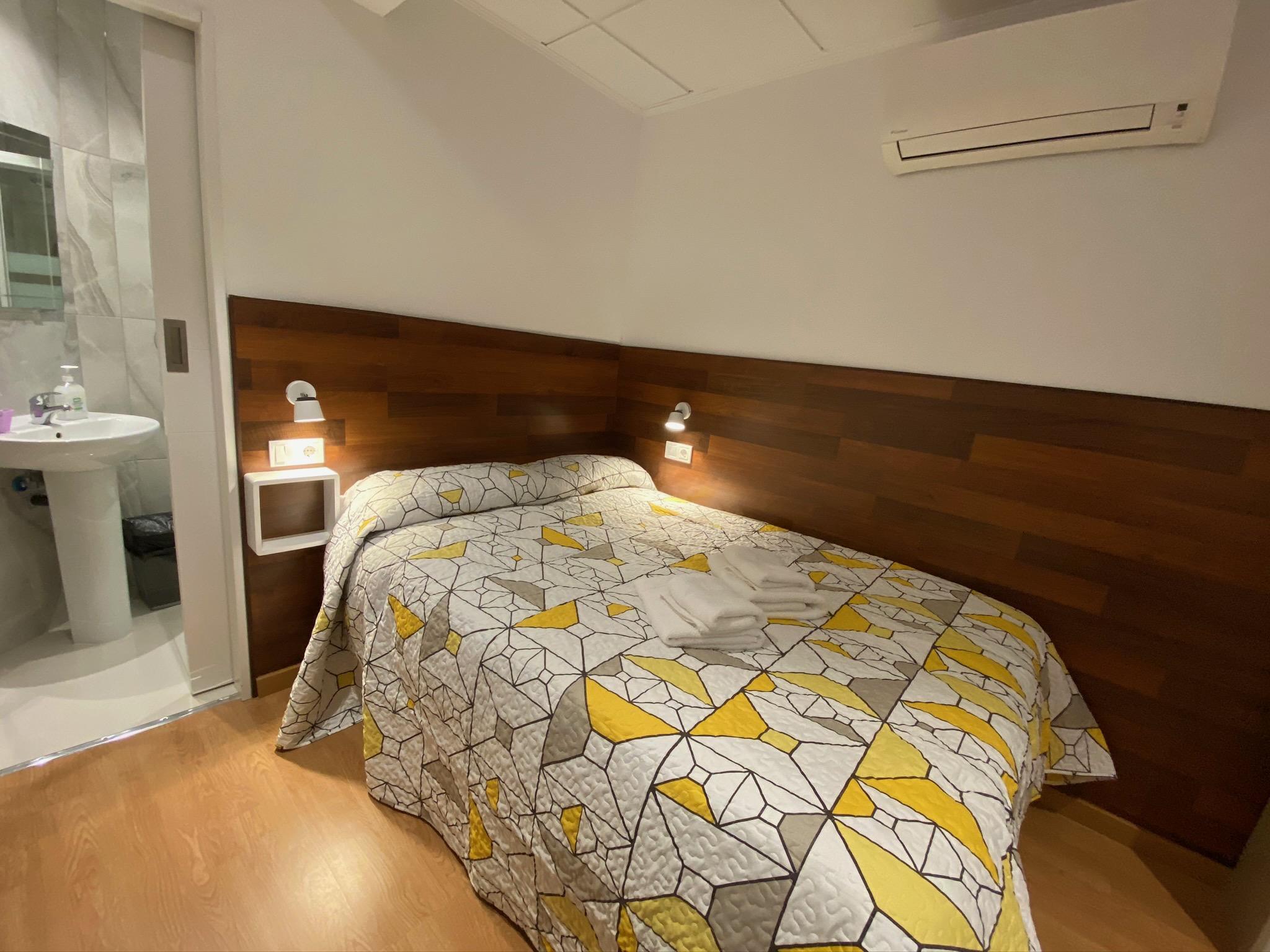 Far Home Gran Via Madrid Bagian luar foto