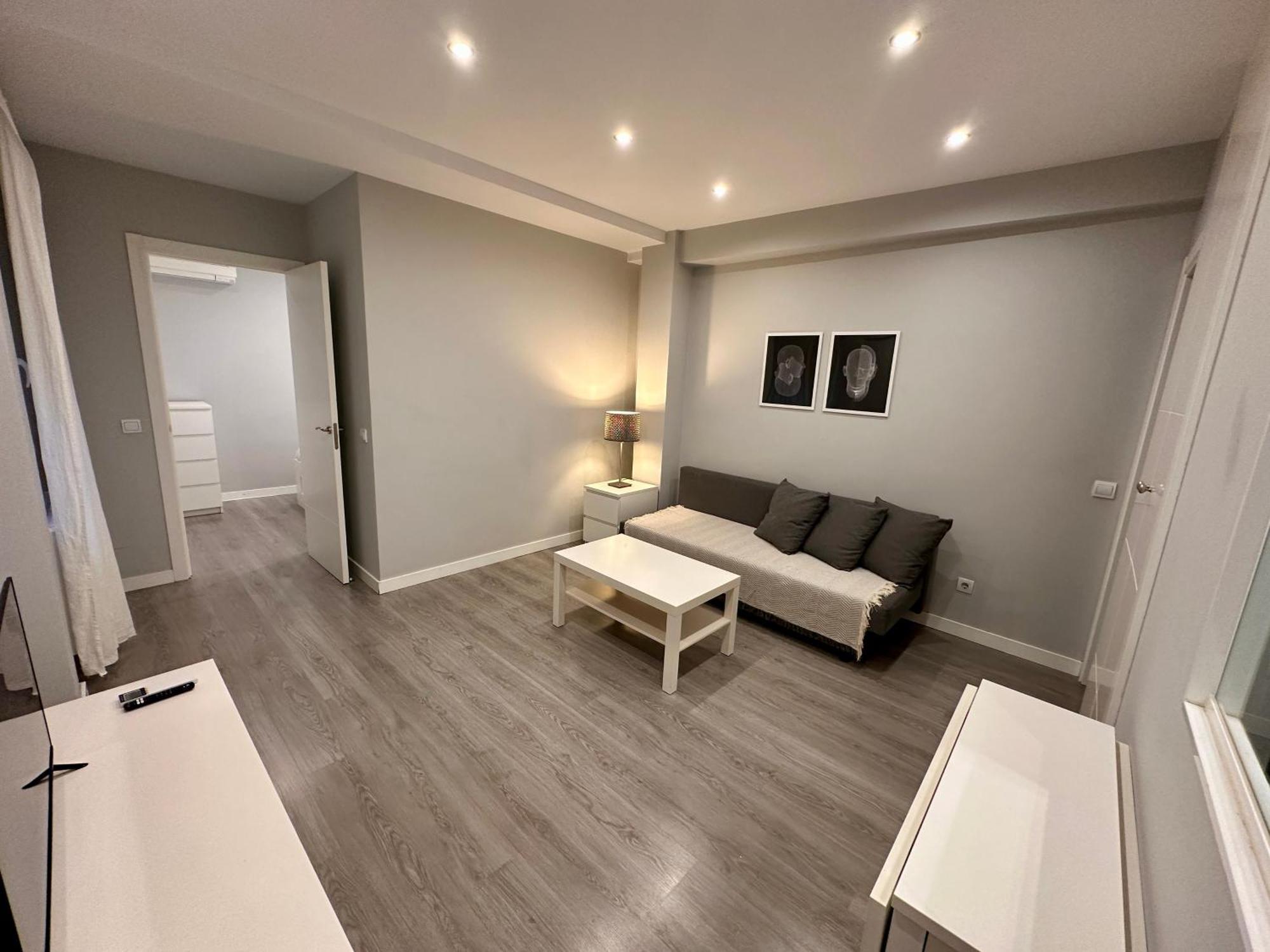 Far Home Gran Via Madrid Bagian luar foto