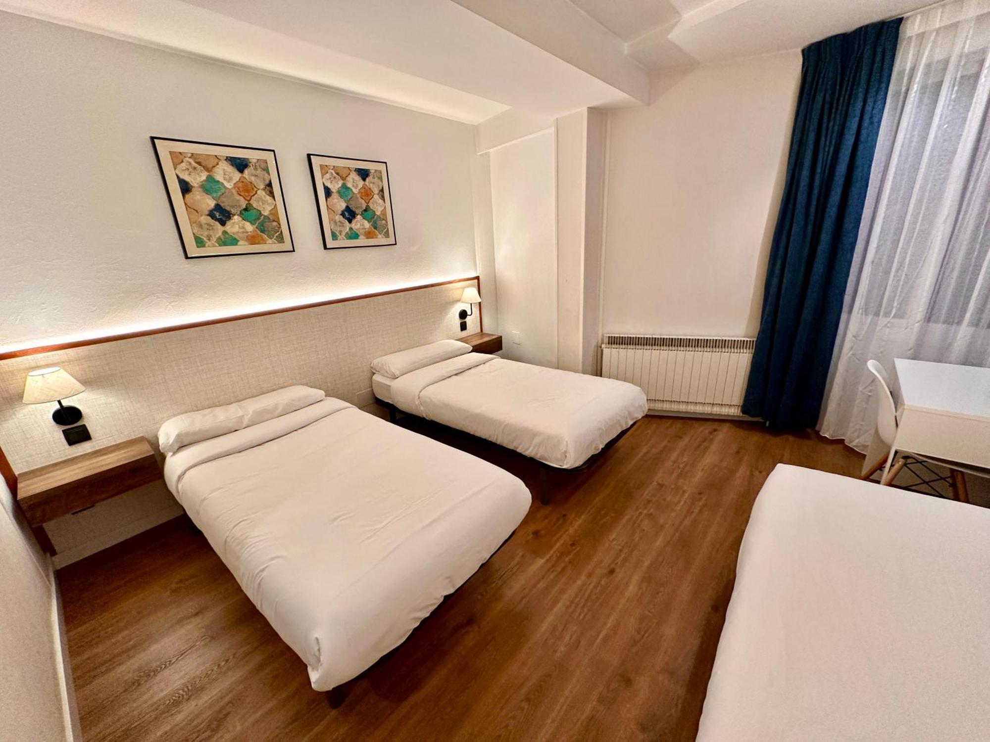 Far Home Gran Via Madrid Bagian luar foto