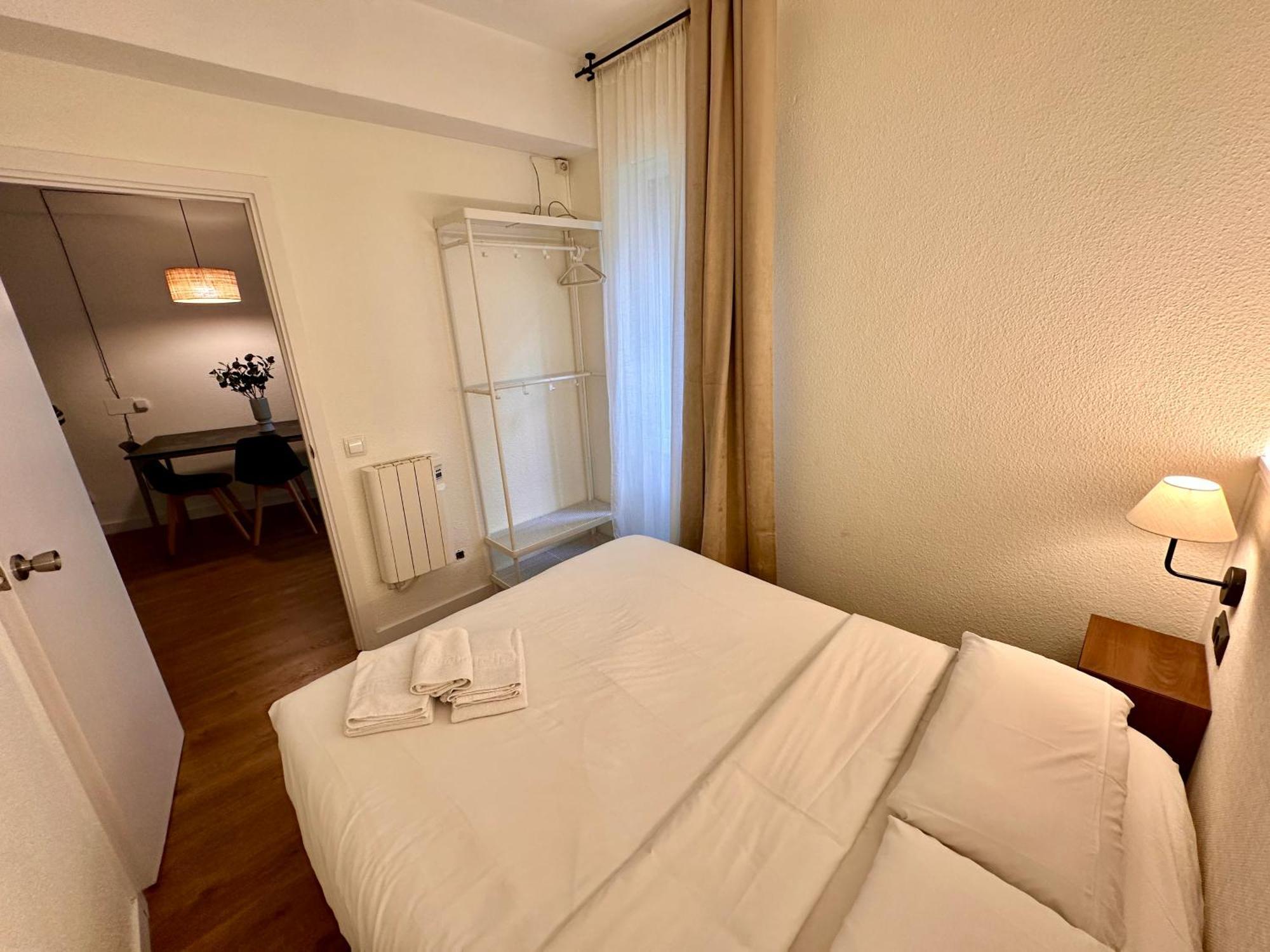 Far Home Gran Via Madrid Bagian luar foto