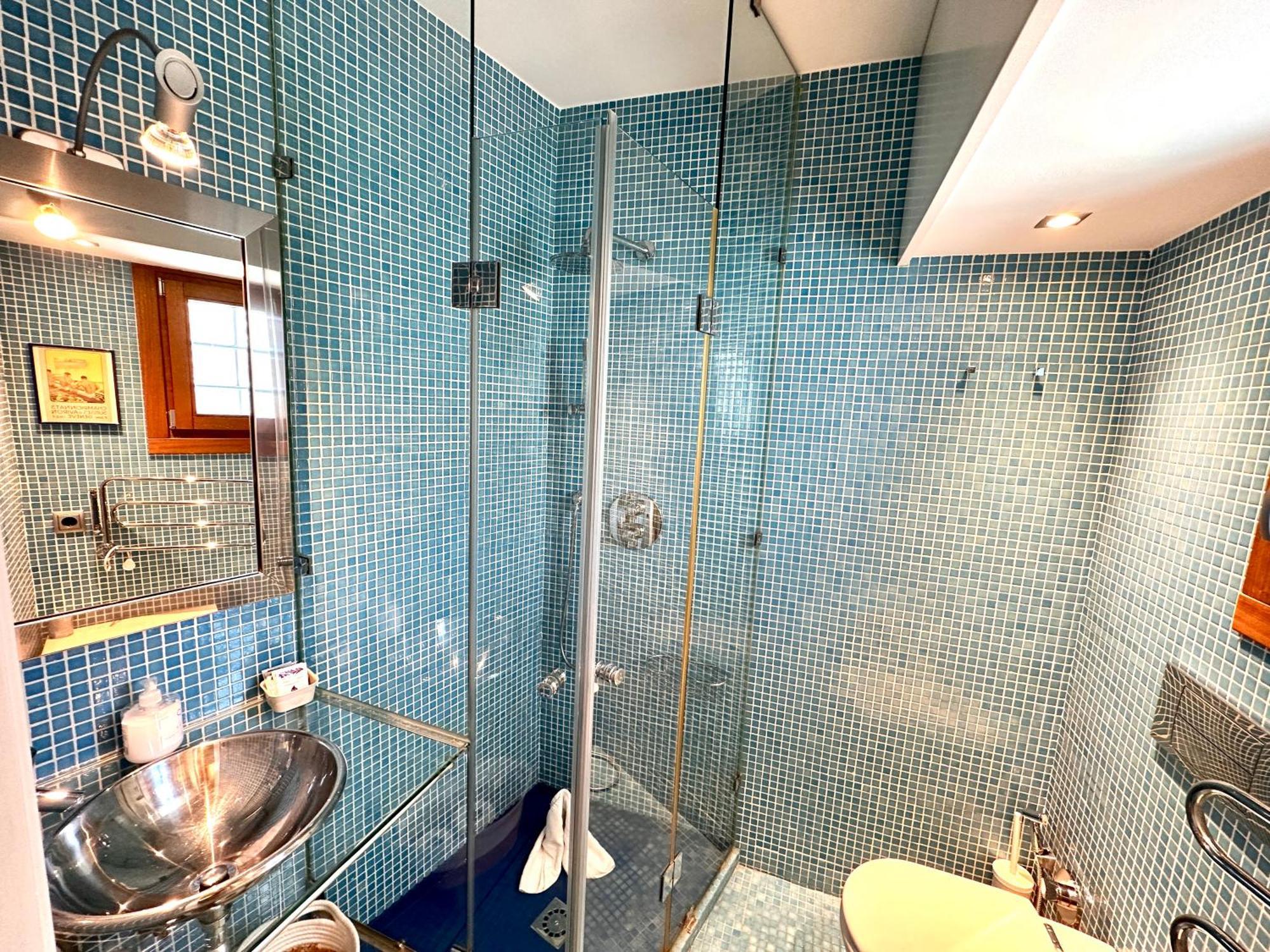 Far Home Gran Via Madrid Bagian luar foto