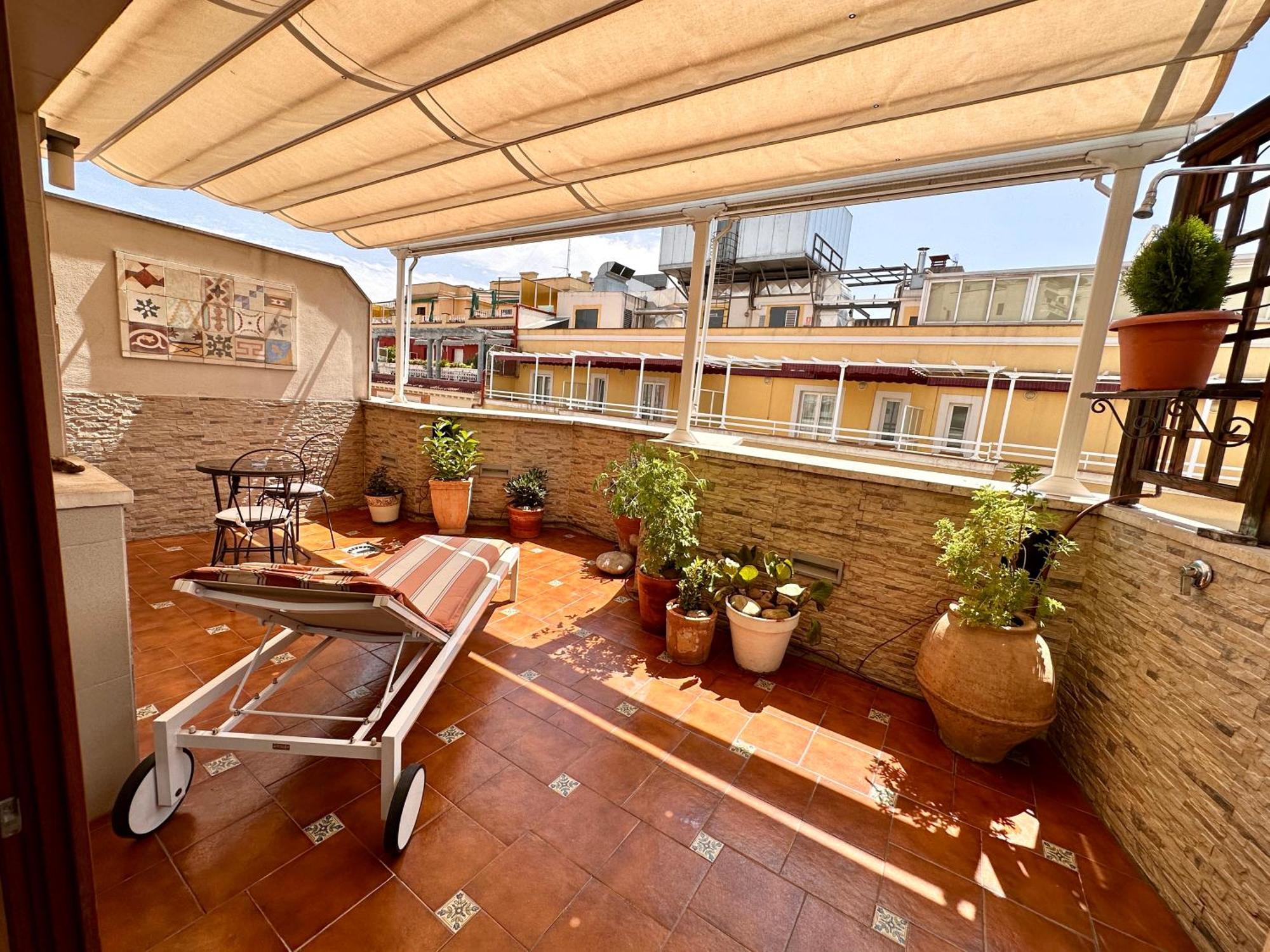 Far Home Gran Via Madrid Bagian luar foto