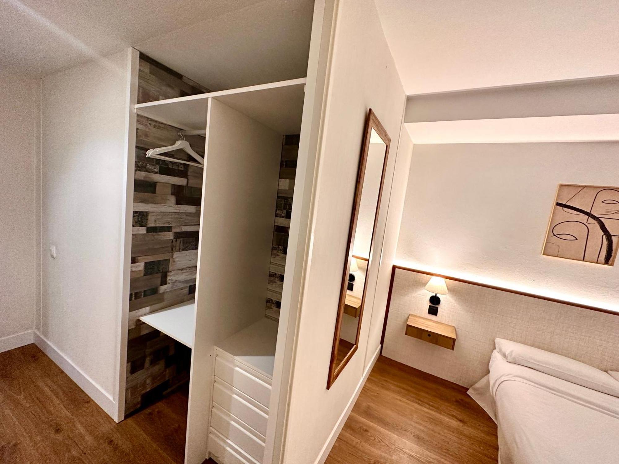 Far Home Gran Via Madrid Ruang foto