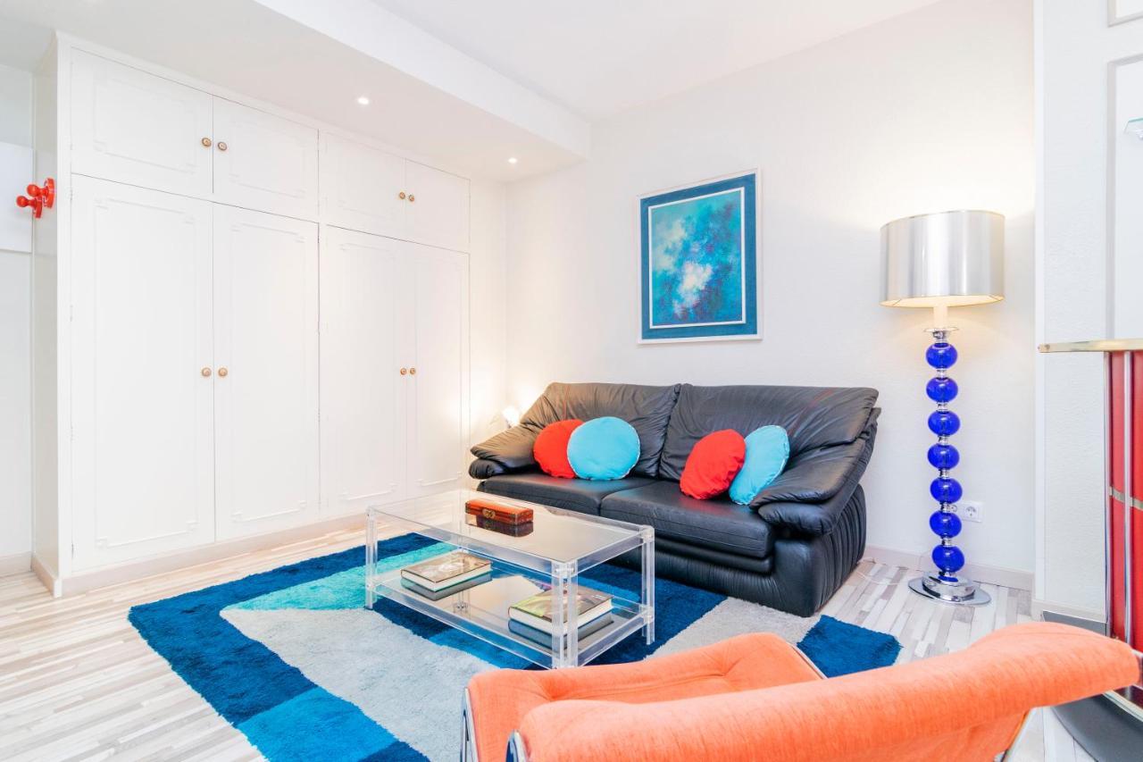 Far Home Gran Via Madrid Bagian luar foto